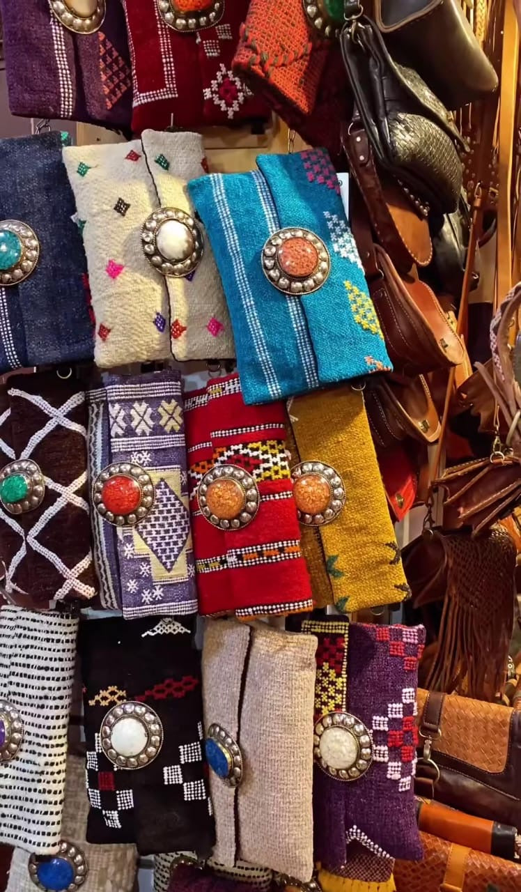 Colletions sacs, vêtements et chaussures